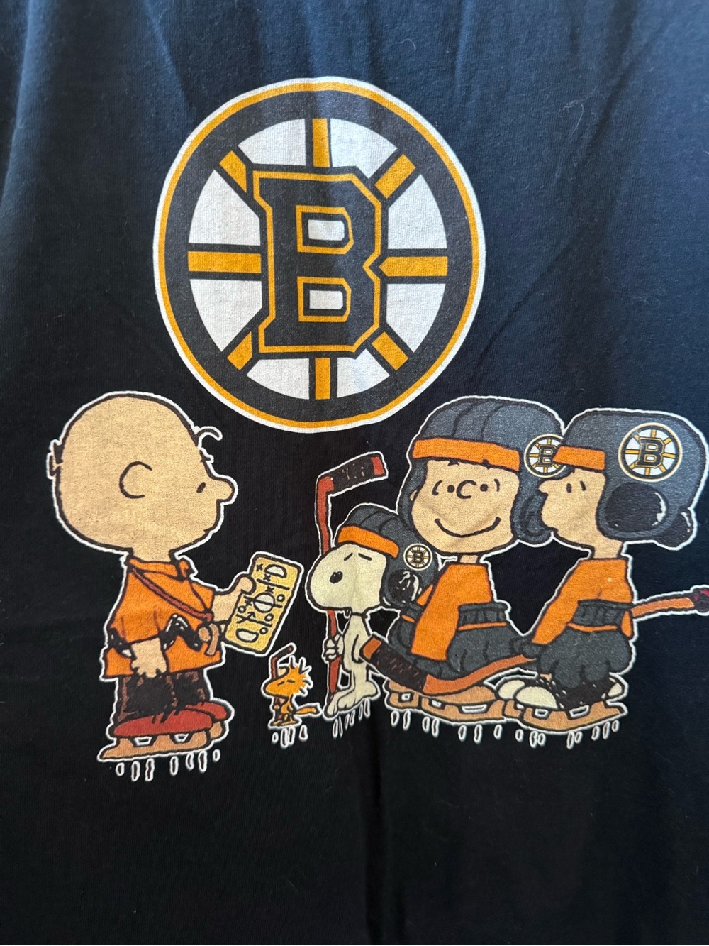 Boston Bruins x Peanuts Hockey Graphic Tee - Black & Gold Orange